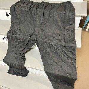 Unisex Pants: ‘king size’ grey sweatpants with cargo pockets